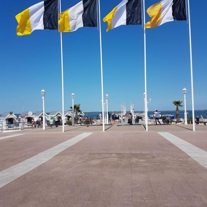 Appartement Les Pieds Dans L Eau Acces Direct Plage Pereire, Parking Gratuit ,Wifi Arcachon Exterior photo